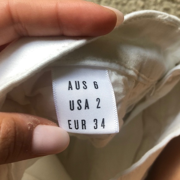 White jeans - Picture 3 of 5